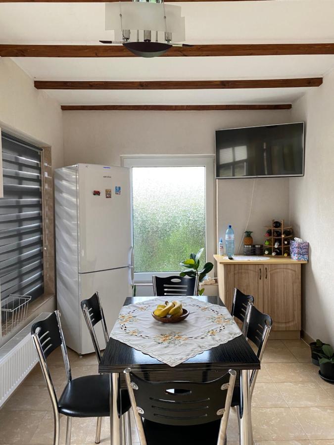 Отель Casa Iuliana Subcetate  Экстерьер фото
