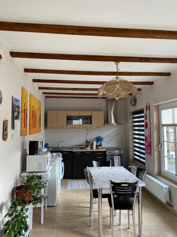 Отель Casa Iuliana Subcetate  Экстерьер фото