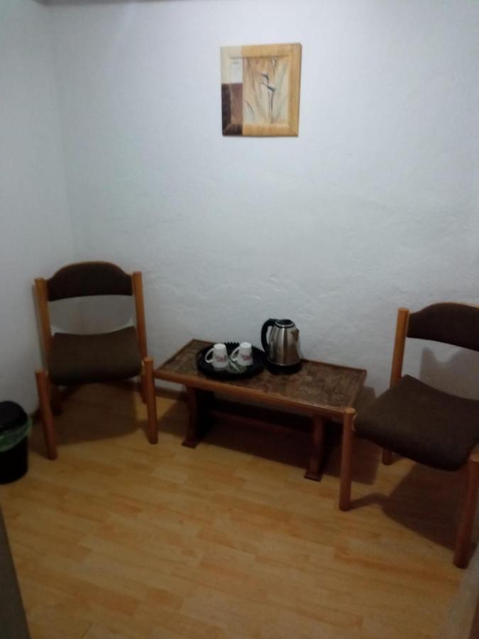 Отель Casa Iuliana Subcetate  Экстерьер фото