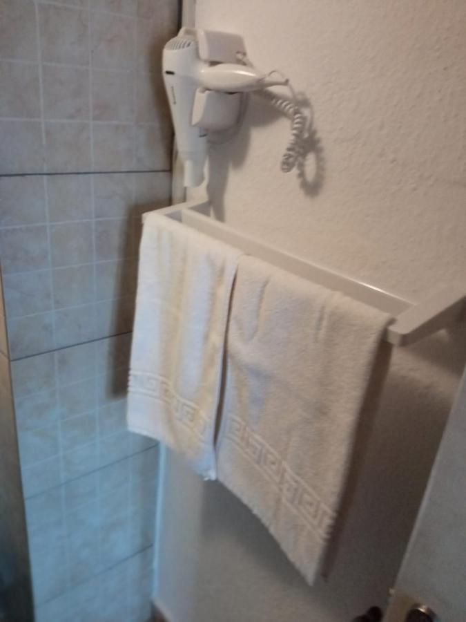 Отель Casa Iuliana Subcetate  Экстерьер фото